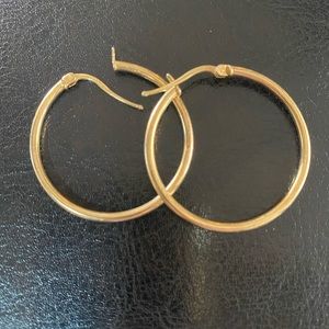 14 karat Gold Hoop Earrings
